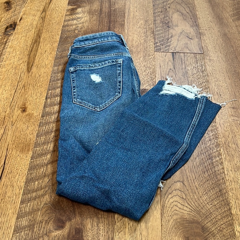 Hollister Woman’s Curvy High Rise Mom Jeans Size 0S W 24 L25